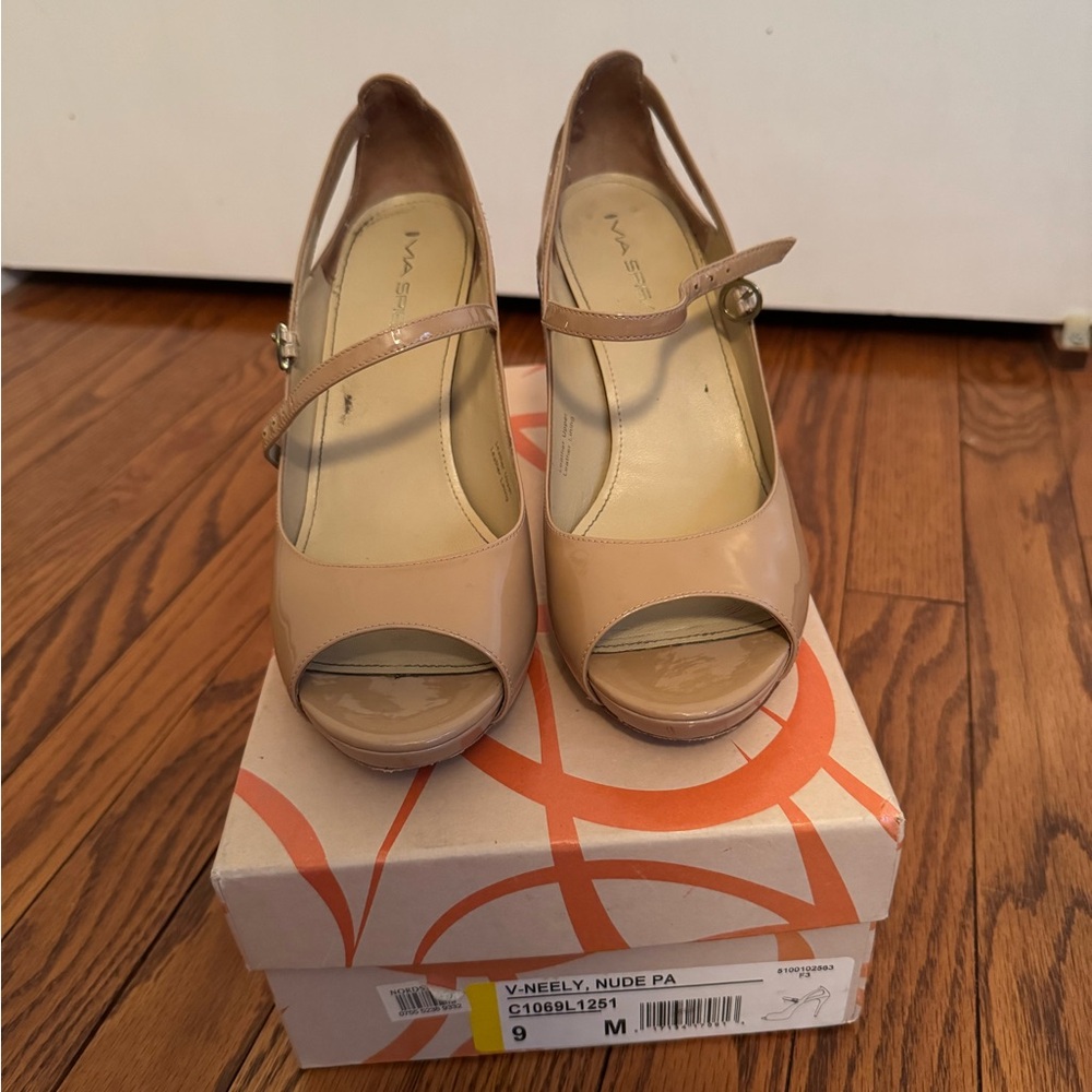 Via Spiga Tan Peep Toe Heels